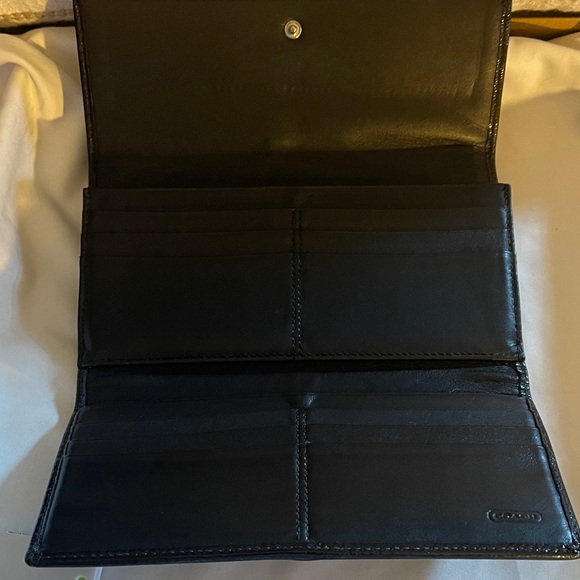 Coach Black Wallet with Signature Pattern and Patent Leather - Picture 2 of 5